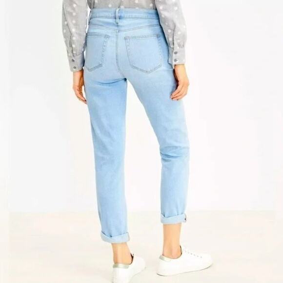 LOFT Girlfriend Mid-Rise Curvy Fit Jeans Light Indigo Size 29 - Picture 9 of 12